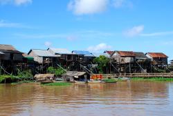 Houses on stilts and houseboats