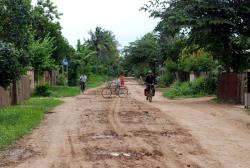Dirt roads on the way to Kampong Cham