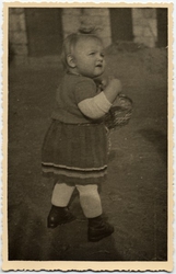 babyinge1951.jpg