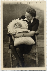 babyingeandelfrieda1949-2.jpg