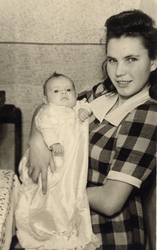 babyingeandklara1949.jpg