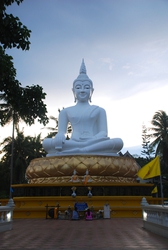 Paknam Lang Suan Buddha