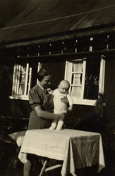 1949 - Elfrieda Wittwer -holding baby Ingetraud Rother.jpg