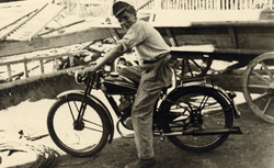 1949 - carljahnonbike.jpg