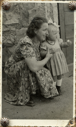 1950 - Elfrieda Rother (Witttwer) - baby Inge Rother - Rommerz.jpg
