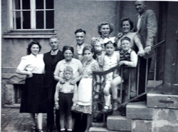 1950 - Paul Rother furthest to right on steps - on left Agnes and Paul Wittwer.jpg
