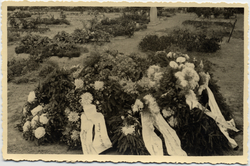 1952 - Funeral flowers for Emma Martha Bastian-v2.jpg